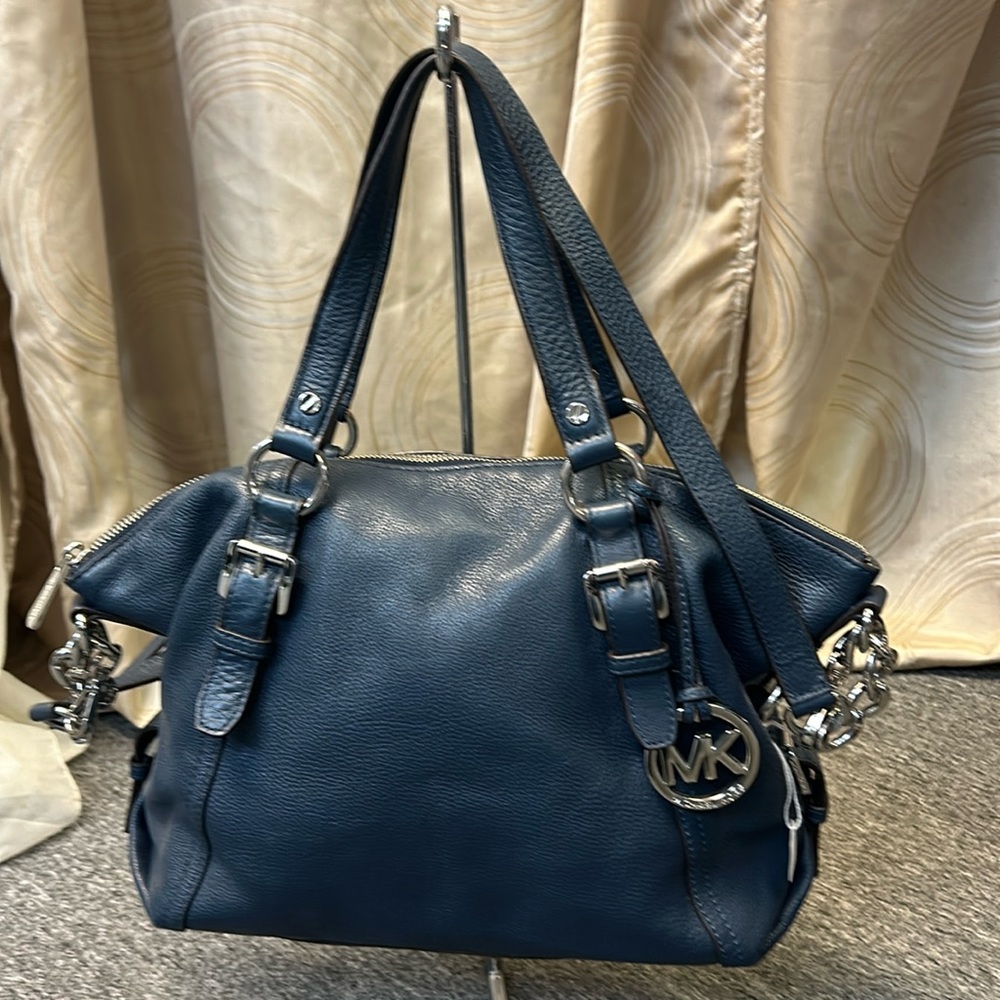Micheal Kors purse